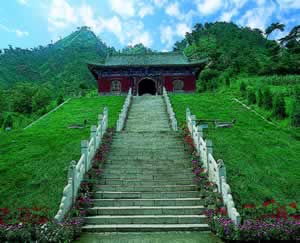 京東名岫景忠山